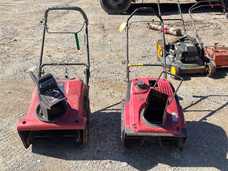 #1846-•-(2)-gas-powered-snow-blowers-for-parts-image-16