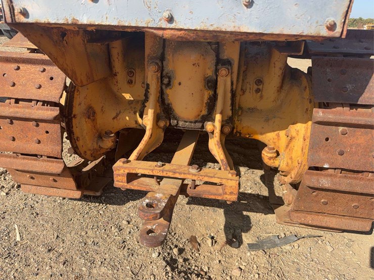 caterpillar-fifteen-image-19
