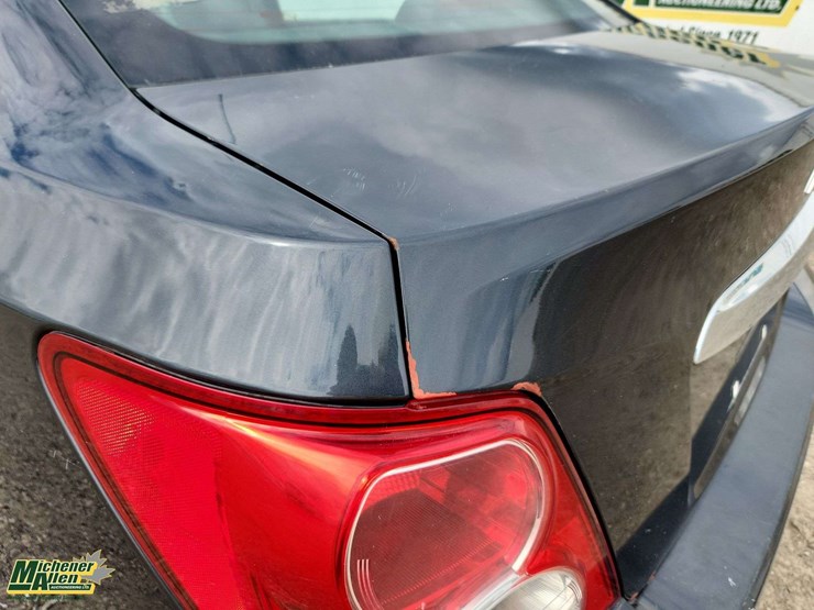 2015-chevrolet-sonic-lt-image-42