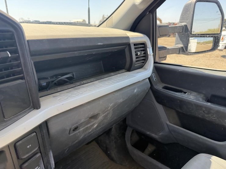 2024-ford-f350-xl-image-44
