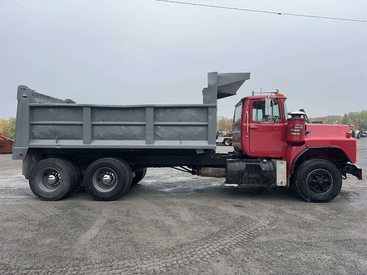 2005-mack-rb688s-image-4