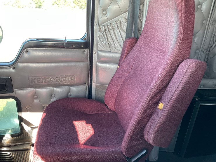 2001-kenworth-w900l-image-86