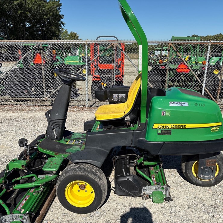 JOHN DEERE 2400