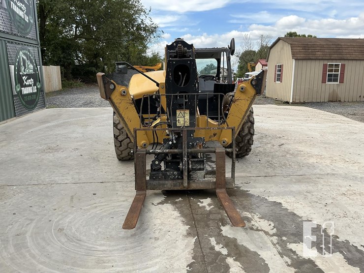 2018-caterpillar-tl1055d-image-7