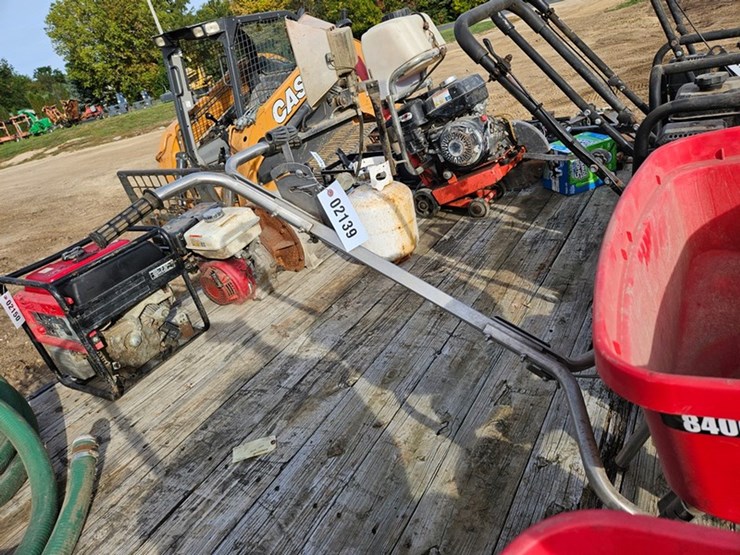 #2139-•-chapin-lawn-spreader-image-3