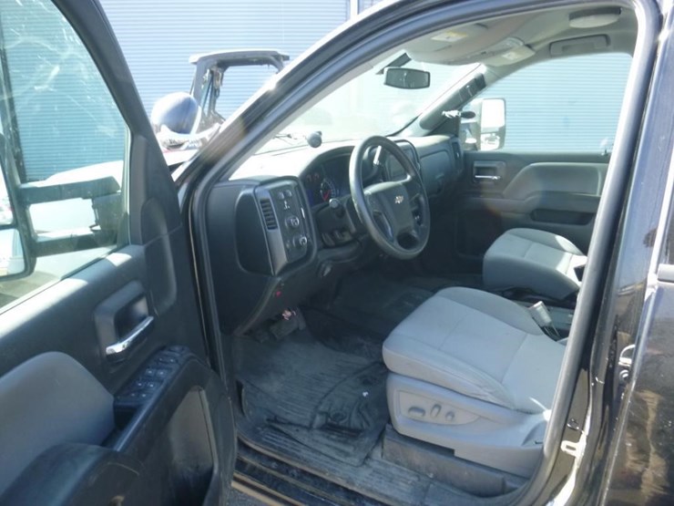 2018-chevrolet-1500-image-6