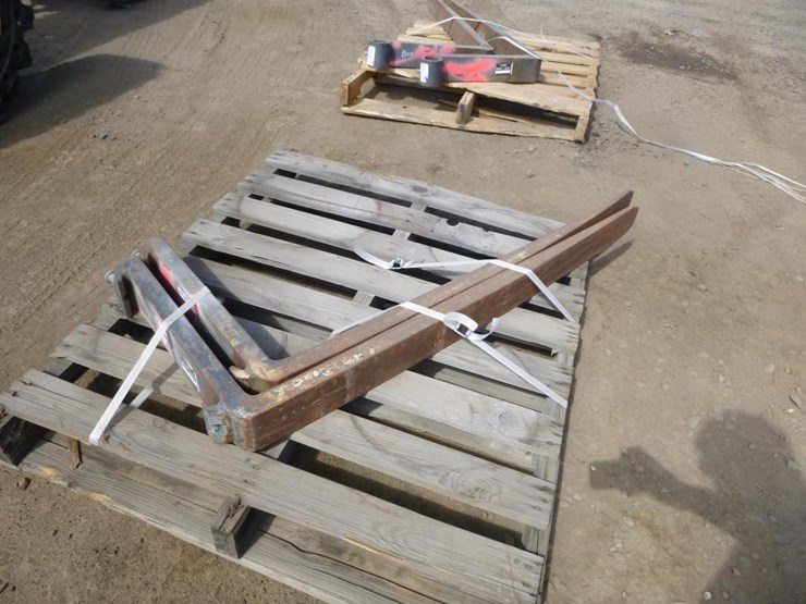 48"-forklift-forks-image-3