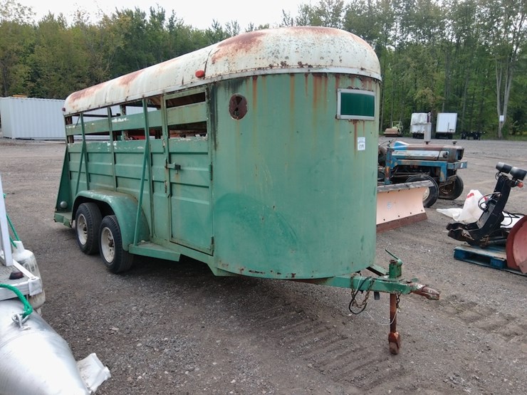 premier-5'x16'-livestock-trailer-image-2
