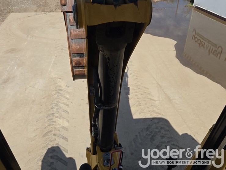 2023-caterpillar-416-image-58