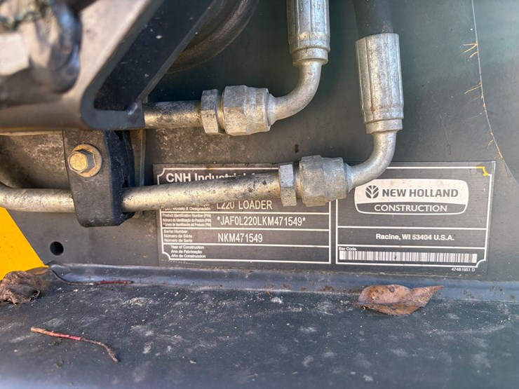 2019-new-holland-l220-image-16
