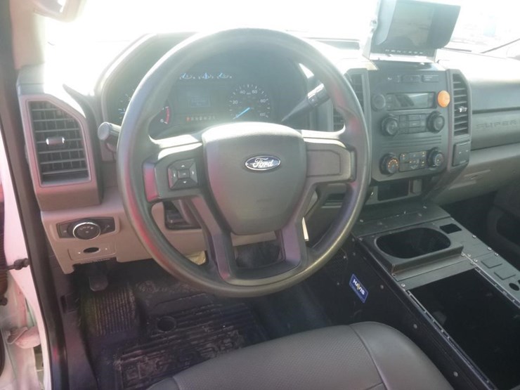 2017-ford-f550-image-19