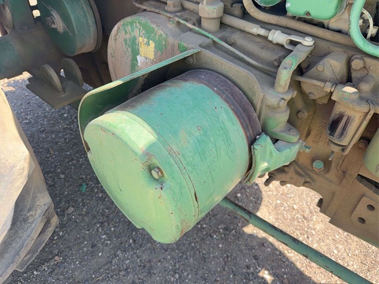 john-deere-820-image-31