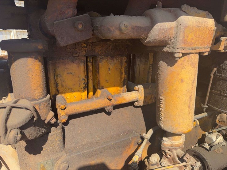 caterpillar-28-image-27