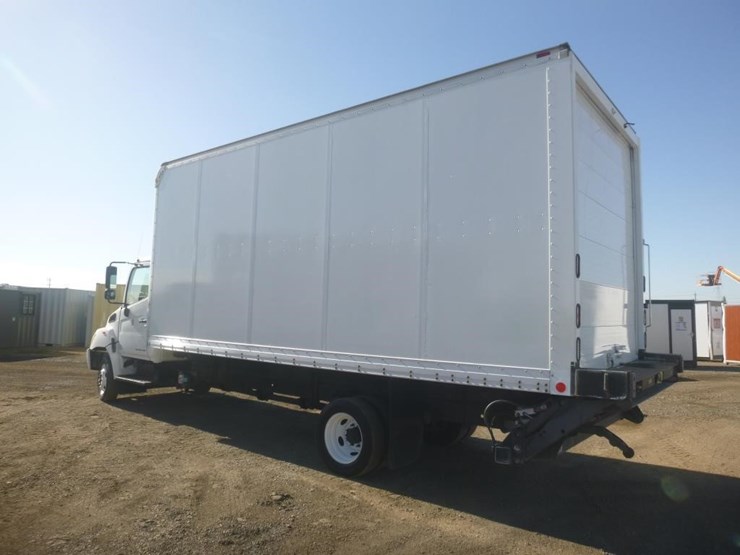 2009-hino-185-image-4