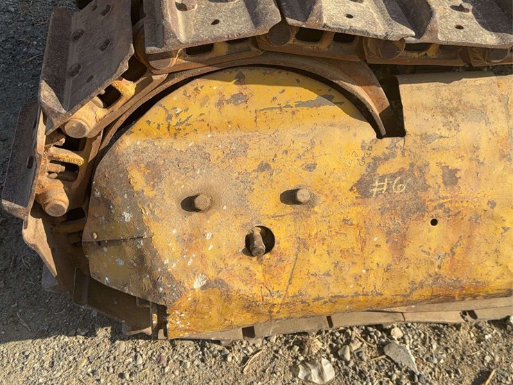 caterpillar-twenty-image-11