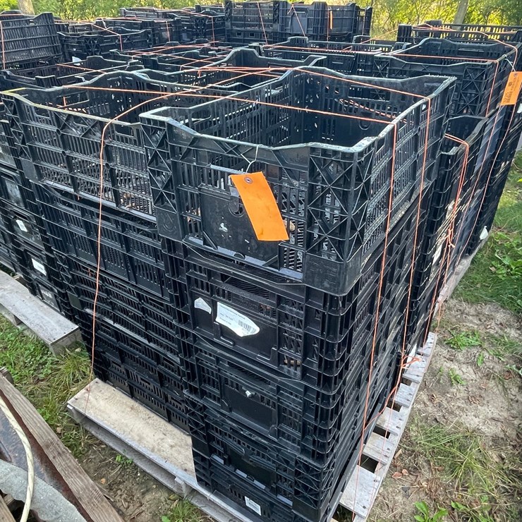 #3224 • Pallet of Stackable Poly Crates