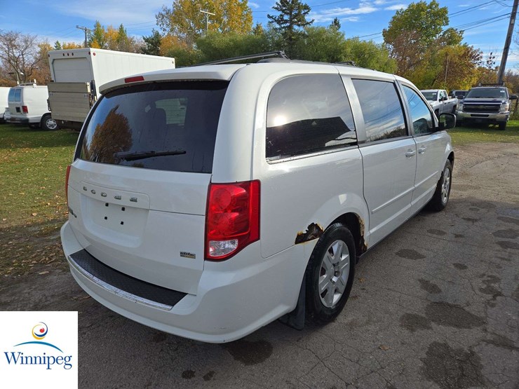 2013-dodge-grand-caravan-se-image-4