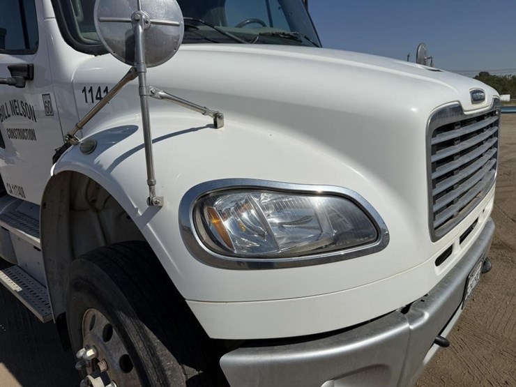 2018-freightliner-m2-dump-truck-image-24