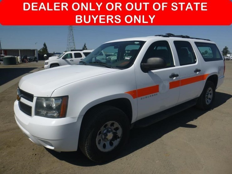 2014-chevrolet-suburban-image-1