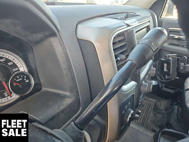 2015-dodge-2500-image-21