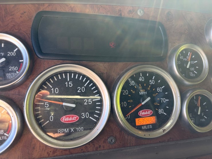 2007-peterbilt-387-image-25