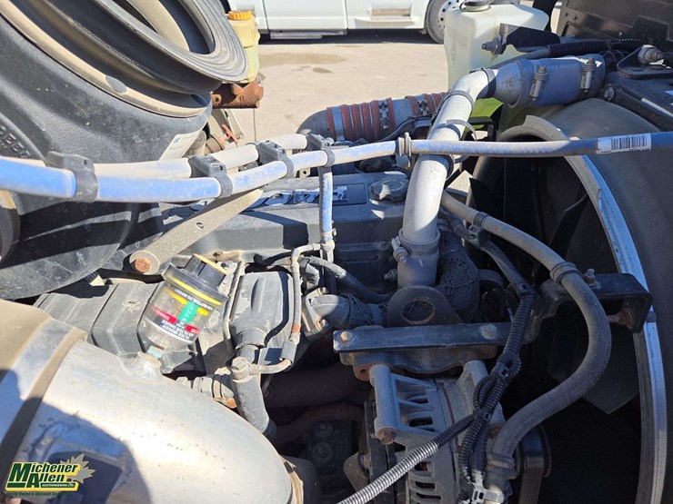 2014-peterbilt-325-image-27
