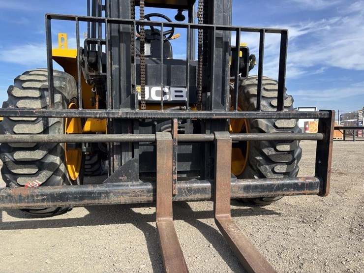 2019-jcb-903-4rt-forklift-image-11