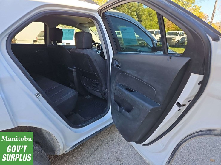 2015-chevrolet-equinox-image-26