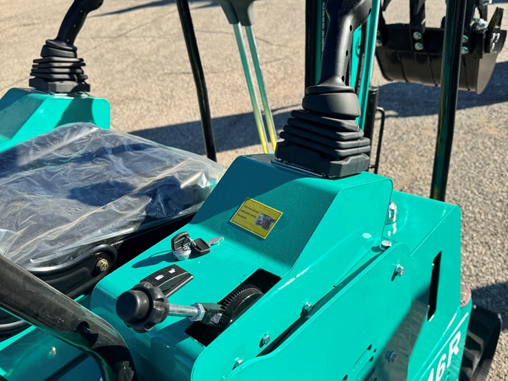 2026-unused-h16r-mini-excavator-image-9