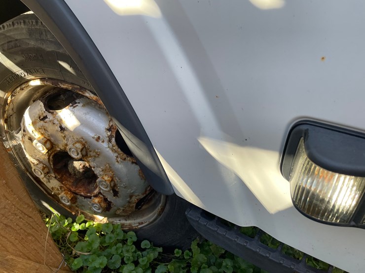isuzu-nqr-image-35