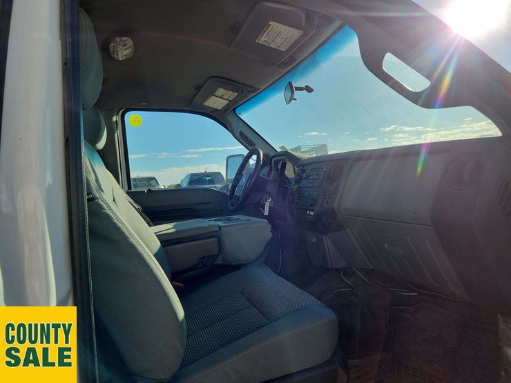 2015-ford-f550-image-13