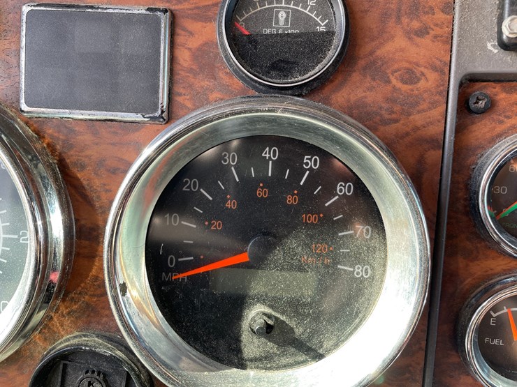 2001-kenworth-w900l-image-93