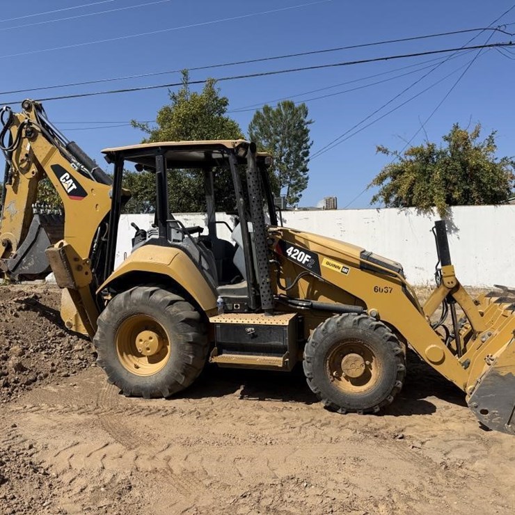 2019 CATERPILLAR 420F2