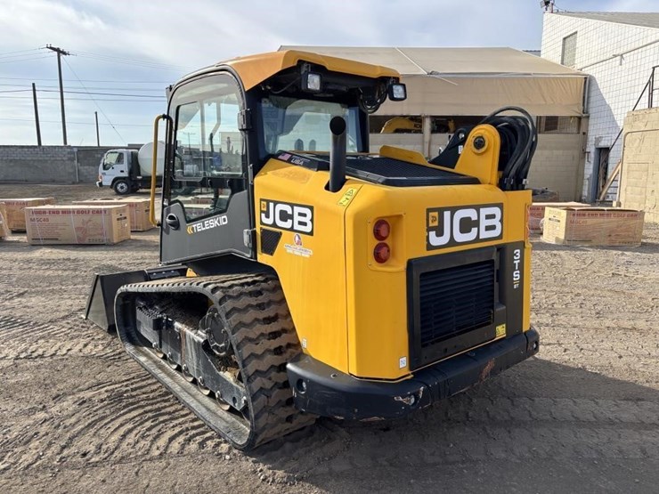 2021-jcb-3ts-8t-image-4