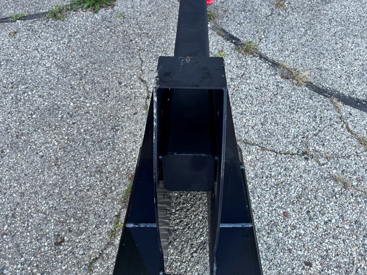 future-adjustable-forklift-lifting-arm-image-3