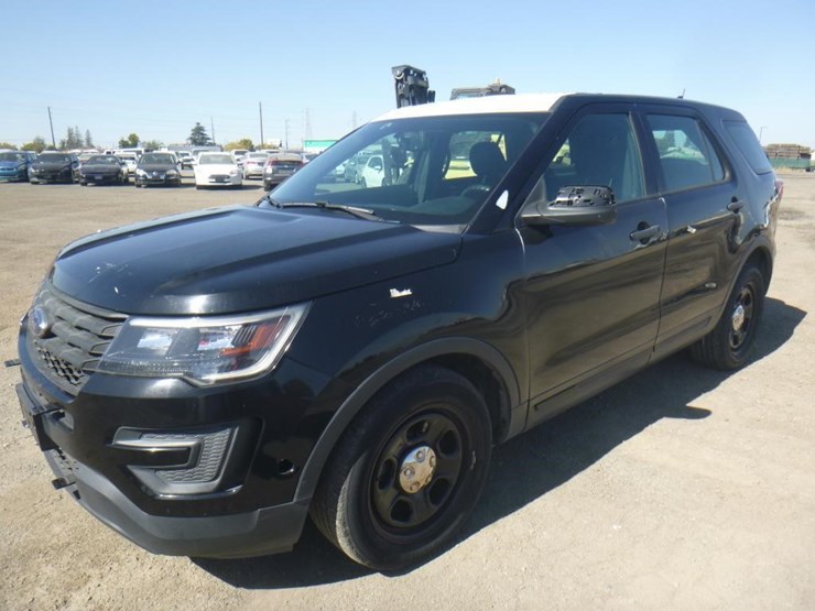 2018-ford-explorer-image-2
