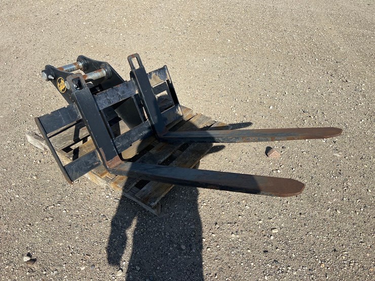 2019-geith-excavator-pallet-forks-image-3