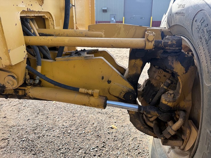 deere-672d-image-23