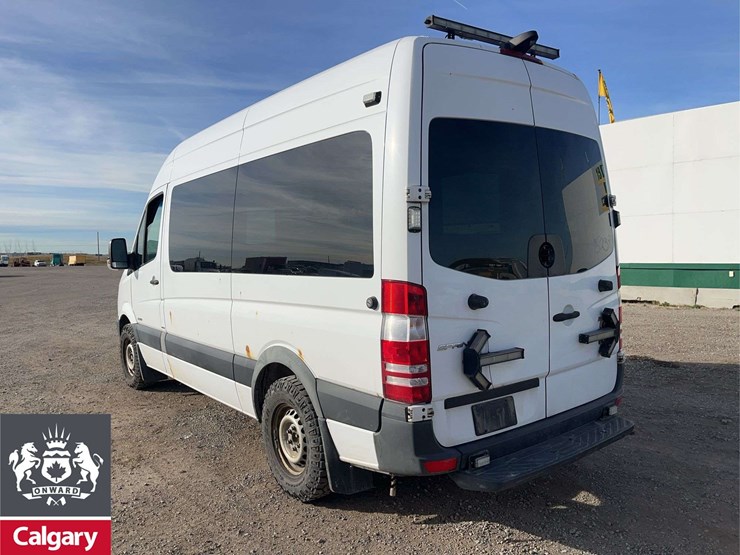 2016-mercedes-benz-sprinter-3500-image-3