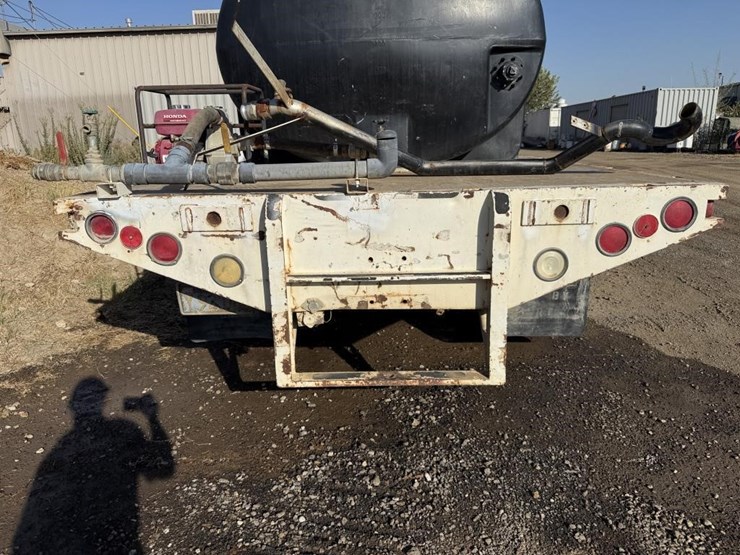 ford-f700-image-17
