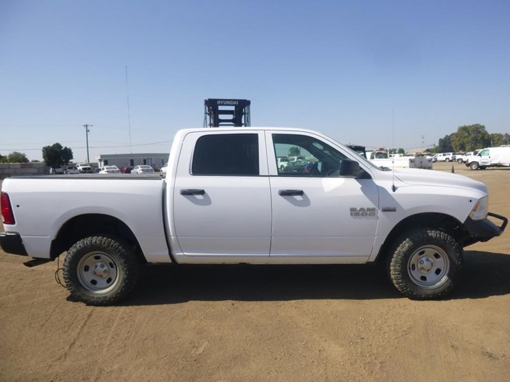 2016-dodge-1500-image-15