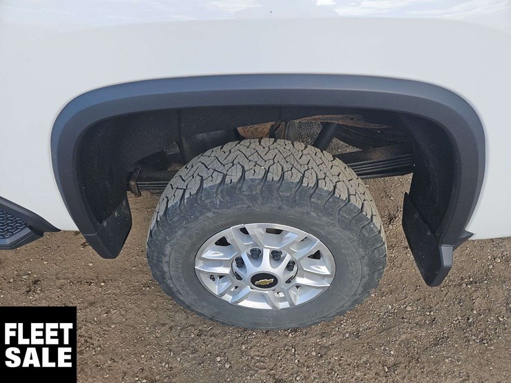 2022-chevrolet-silverado-2500hd-image-10