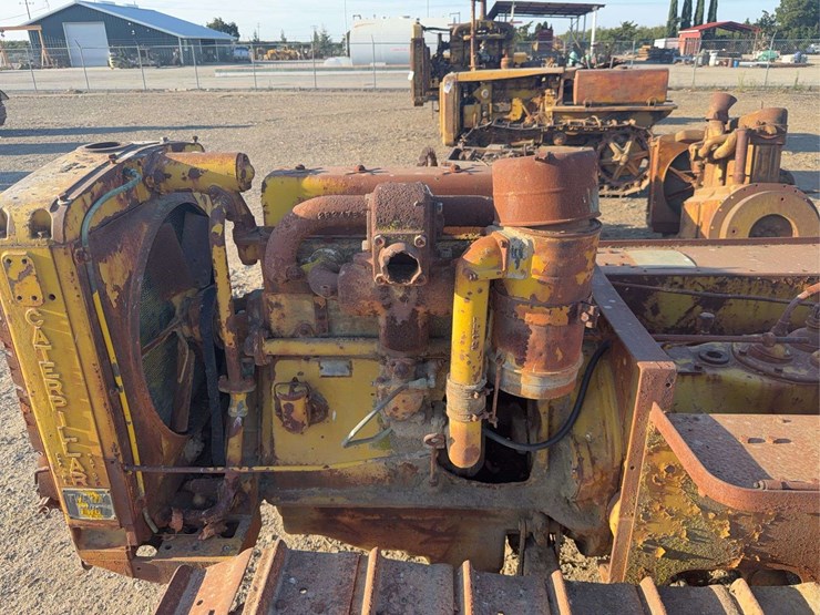 caterpillar-twenty-two-image-9