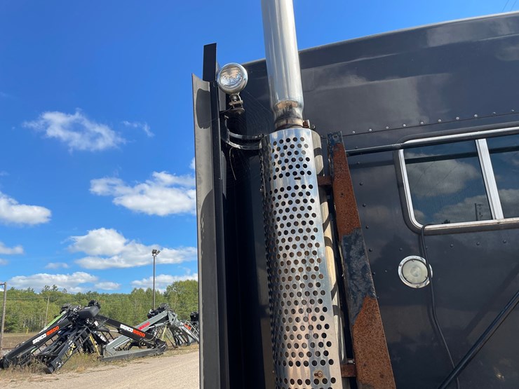 2005-kenworth-t800-image-21
