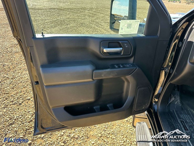 2023-gmc-2500hd-image-24