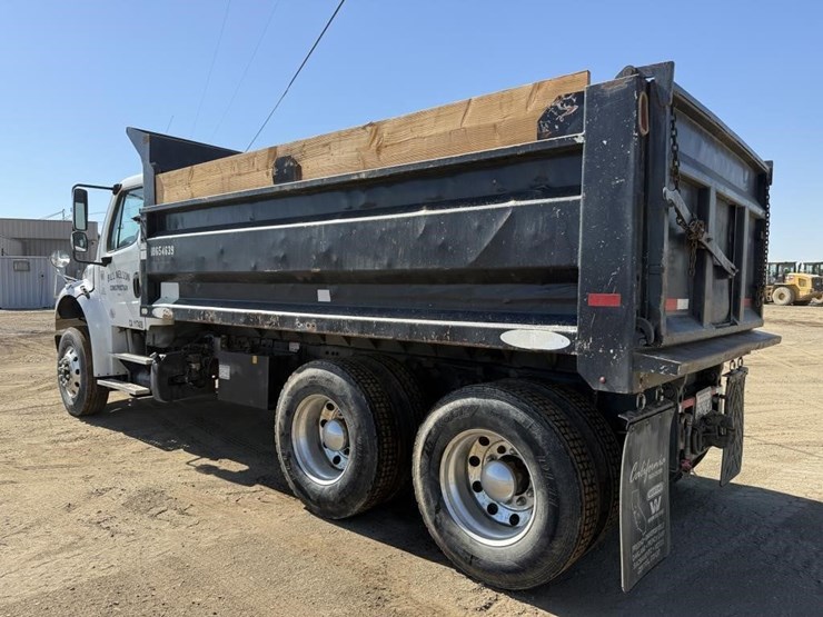 2018-freightliner-m2-dump-truck-image-4