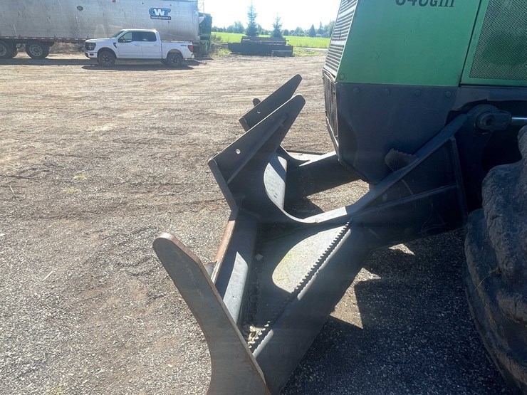 2000-john-deere-660-image-9