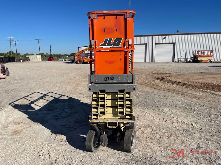 2015-jlg-2630es-image-4