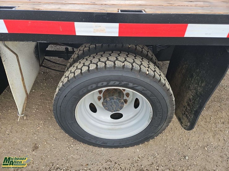 2017-ford-f550-image-10