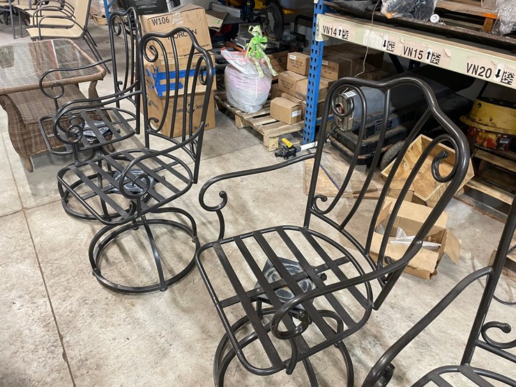 #3167-•-(4)-patio-swivel-chairs-image-4